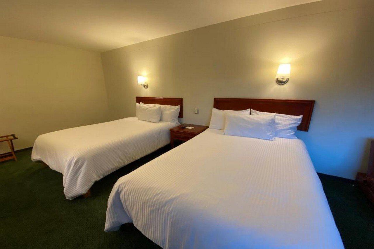 Hotel Mision León de los Aldamas Extérieur photo