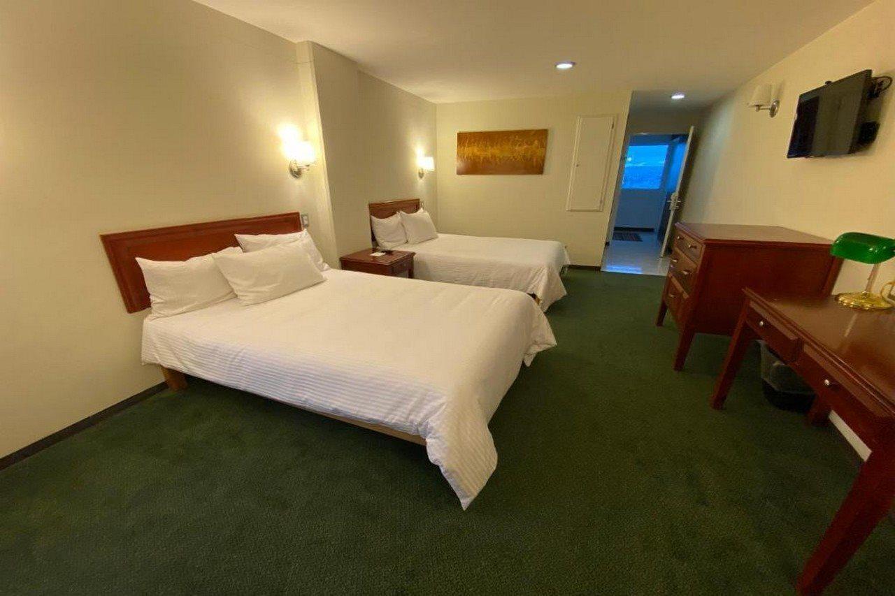 Hotel Mision León de los Aldamas Extérieur photo