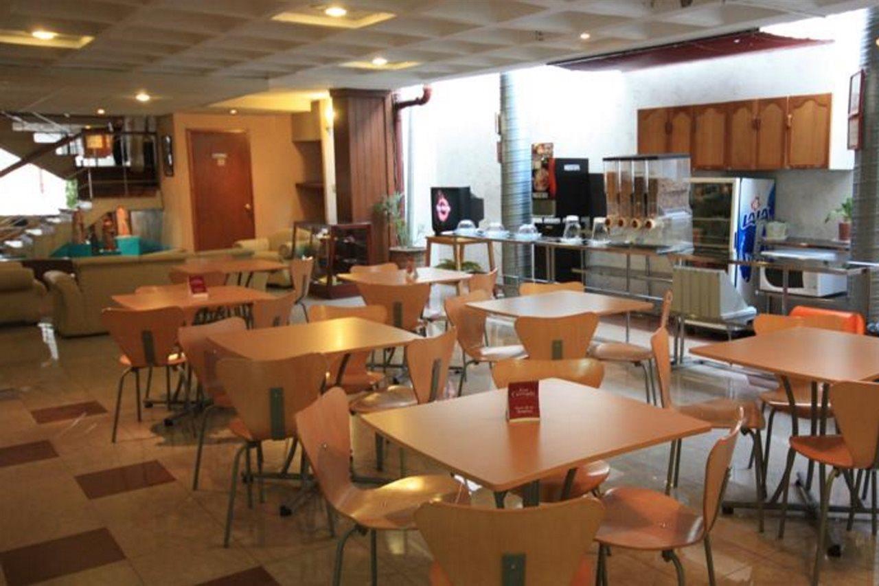 Hotel Mision León de los Aldamas Extérieur photo