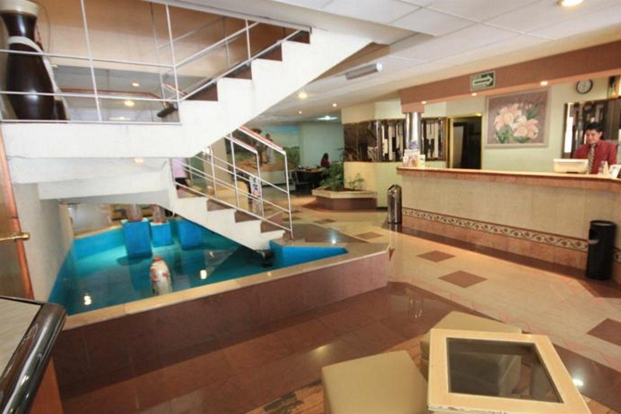 Hotel Mision León de los Aldamas Extérieur photo