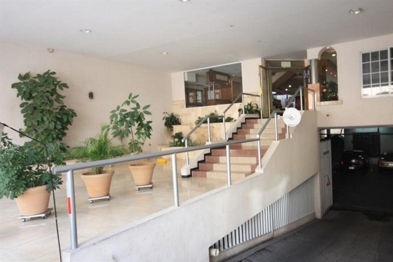 Hotel Mision León de los Aldamas Extérieur photo
